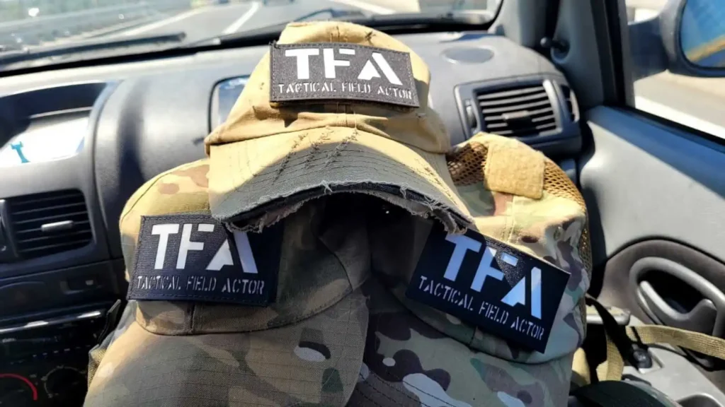 Czapki Tactical Field Actors używane podczas szkoleń i symulacji