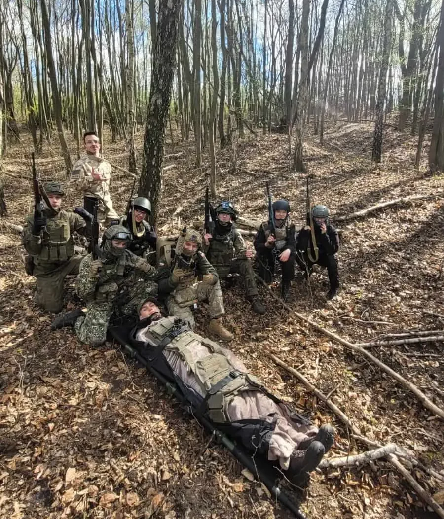 warsztaty tccc harcerze krakow ewakuacja rannego w terenie lesnym